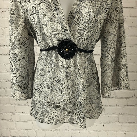 Women's b. Street Lacey Print Top with Deep V and Beaded Tie at the Waist. Large - Picture 5 of 11